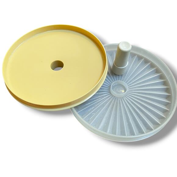 Tupperware Replacement Push Button Lid 802 for 2 Qt Pitcher 800 1575 1676 5.25"D - Picture 9 of 11